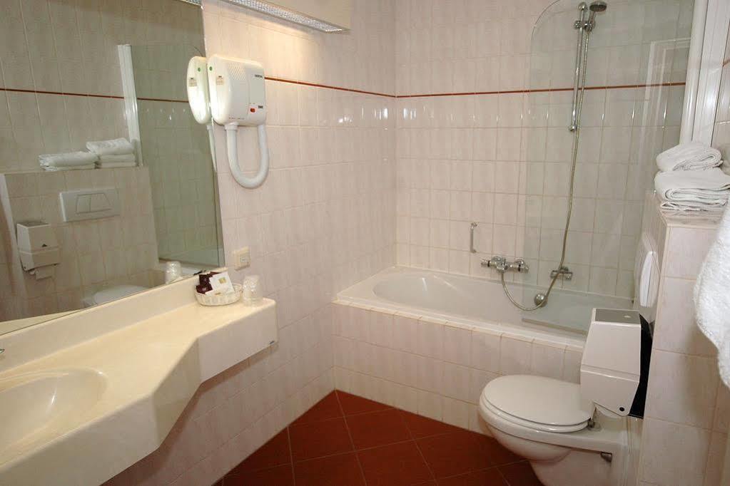 Hotel Flora Hillegom Kültér fotó
